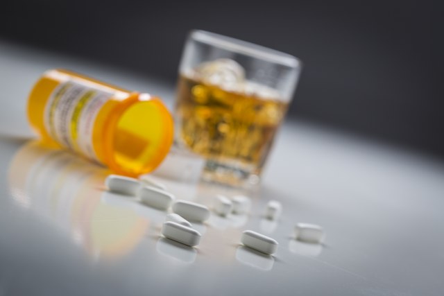 Lekari upozoravaju na posledice mešanja antibiotika i alkohola